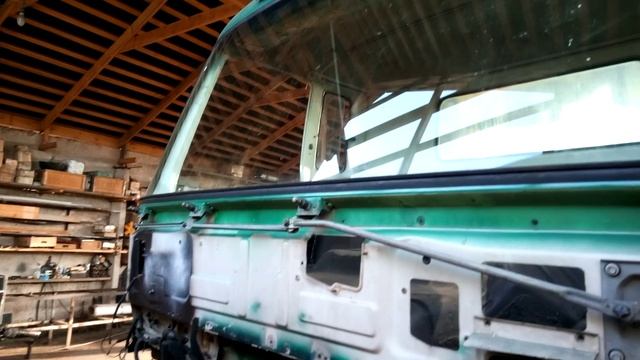 Исудзу гига. Лобовое стекло на месте. Обзор. смотреть онлайн