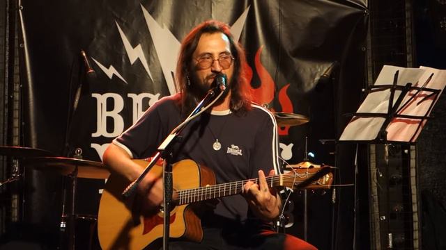 Олег Ильченко - Про мишутку (Летов) @ Be Young 24.12.2016 смотреть онлайн