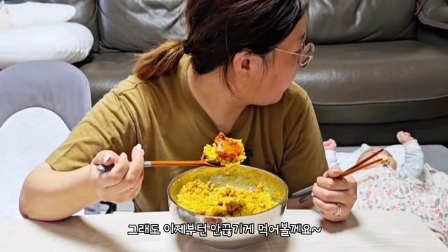 매운 카레? , 김치볶음 으로 맛있는 점심 해결!(feat. 돼지기름) Spicy Curry, Stir-fried Kimchi MUKBANG EATING SHOW смотреть онлайн