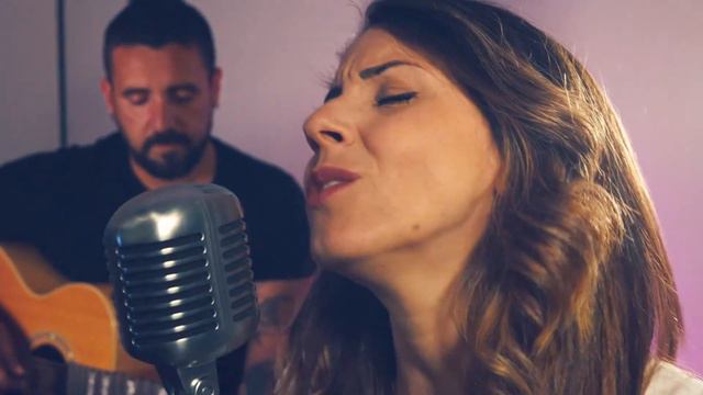 CHUCK BERRY - JOHNNY B. GOODE - ACOUSTIC COVER смотреть онлайн