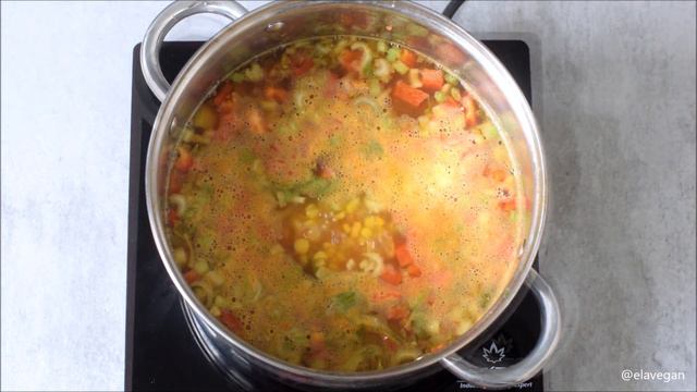 Vegan Corn Chowder (Creamy 1-Pot Soup Recipe) смотреть онлайн