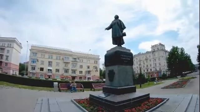 Площадь Пушкина, вид на памятник поэту, г.Кемерово смотреть онлайн