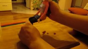 У Барби болит живот