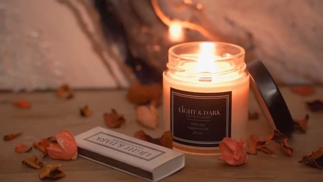 Ароматическая свеча Light&Dark с деревянным фитилем/ звук костра/ треск дров смотреть онлайн