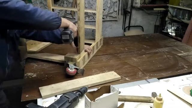Верстак за час! Что можно сделать из поддона б/у.|How easy it is to make a workbench from a pallet. смотреть онлайн