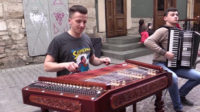 Львів. Чарівні цимбали на вулицях міста смотреть онлайн