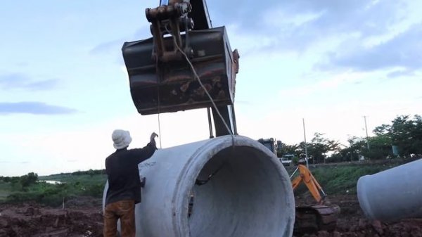 Best excavators VOLVO ec480DL-DOOSAN DX225LCA and Build water system Construction