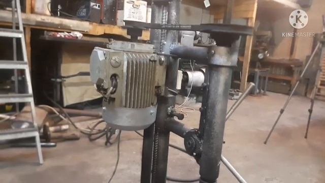 Самодельный сверлильный станок, финиш. смотреть онлайн