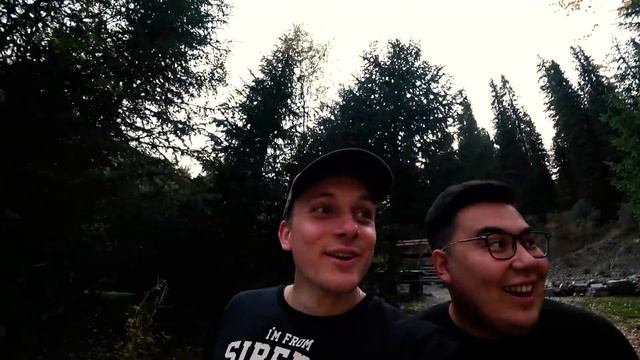 24 ЧАСА НА ОЗЕРЕ ИЗ КОТОРОГО РАСТУТ ДЕРЕВЬЯ | ЗАСТРЯЛИ В ЛЕСУ | СЁСТРЫ ДАНИКА смотреть онлайн