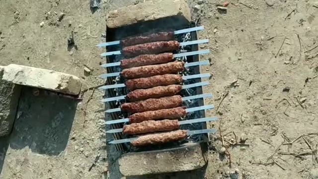 Как готовить люля-кебаб на мангале, чтобы фарш не отваливался 2020 года смотреть онлайн