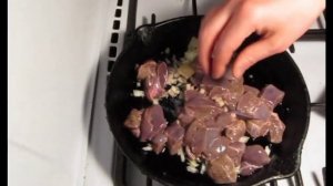 Свиная печень в сметане