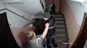 Камера в одном из подъездов Твери снимает «онлайн-шоу»