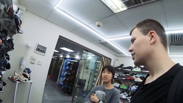Цены на Кроссовки в китае. Брендовой обуви Versace,Gucci,.Разрушил все мифы о бизнесе с Китаем. смотреть онлайн