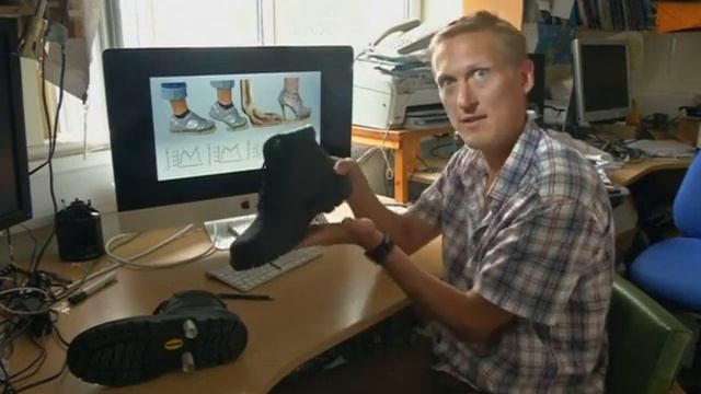 Новые ботинки с пружинами помогут экономить силы при ходьбе (новости) http://9kommentariev.ru/ смотреть онлайн