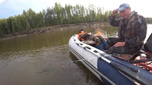 Как Ловить на Снасть Кольцо! Отличный Клёв - Работает Личинка!