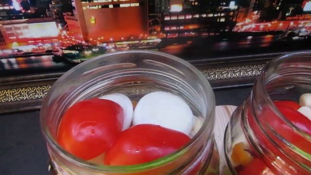 ПОМИДОРЫ НА ЗИМУ С КАПУСТОЙ ? НЕВЕРОЯТНО ВКУСНО Капуста и Маринованные помидоры заготовка на зиму смотреть онлайн