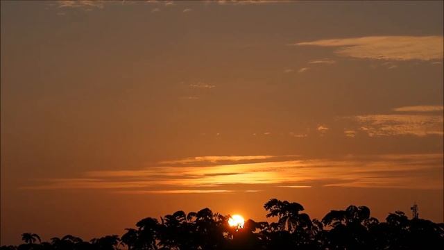 На рассвете в Индии, мантра Ом - для успеха, счастья, любви и здоровья. смотреть онлайн