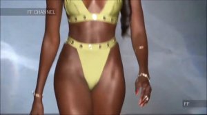 А у девчонок между ног дует ветерок