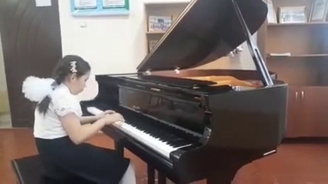 Гайбуллаева Шахзода 2 класс. Пьеса "Регтайм" Scott Joplin C-dur. смотреть онлайн