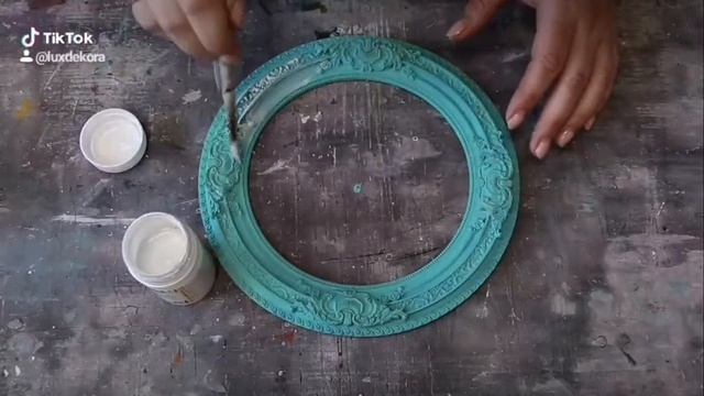 Бесплатный мастер-класс по созданию винтажного панно из гипсовой рамки Миранда от Luxdekora.ru смотреть онлайн