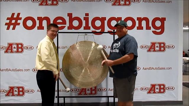 McClennan Fetty Swinging For The Fences On The A&B Gong! смотреть онлайн