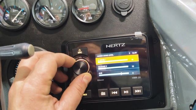 Крутая музыка в прогулочной лодке. Профессиональная установка в катер YAVA XL. Сабвуфер в лодку