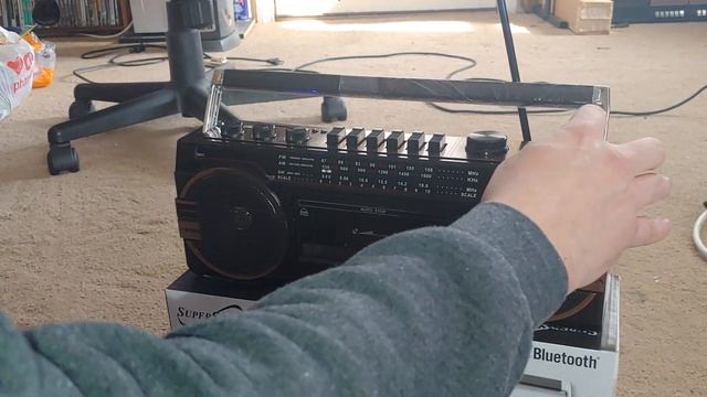 Supersonic BT boombox 3 band radio with SD/USB model: SC-3202BT смотреть онлайн