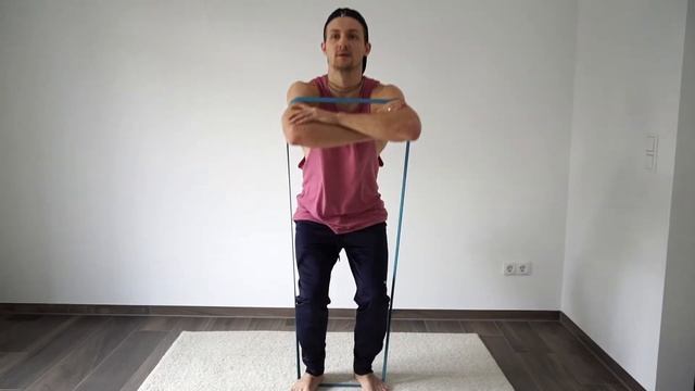 СИЛОВЫЕ УПРАЖНЕНИЯ ДЛЯ ДОМА / Прокачать тело с помощью резиновых экспандеров смотреть онлайн