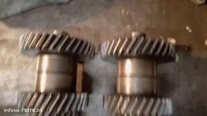 Промежуточный вал. Отличия: Газелевский нового и старого образца, и Волговский.