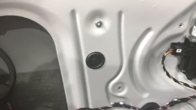 Оценка заводской шумки заключается в полном разборе салона и тщательном осмотре всех материалов смотреть онлайн