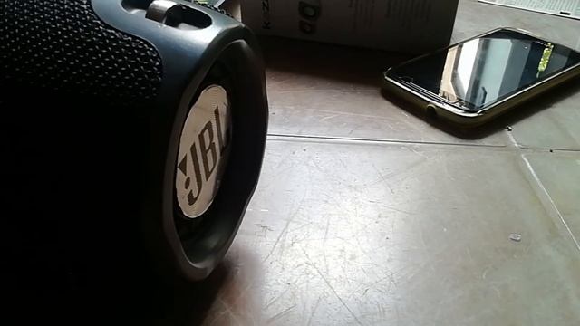 JBL Xtreme (fake) unboxing and sound test смотреть онлайн