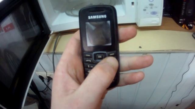Что будет если положить телефон в микроволновку ? смотреть онлайн
