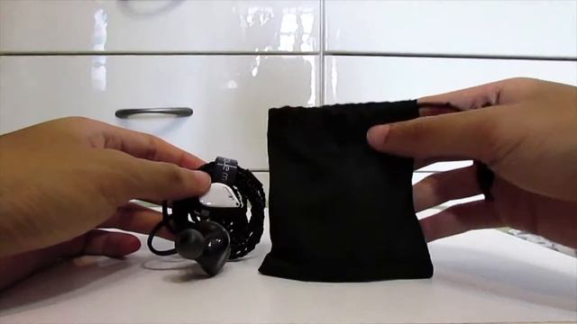 Unique Melody Maverick Comprehensive Review Pt1A: Packaging and Accessories смотреть онлайн