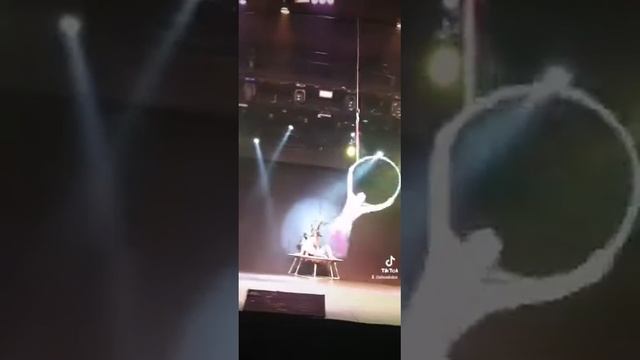 Воздушные гимнасты в кольце Краснодар. Шоу-театр "Лотос" смотреть онлайн