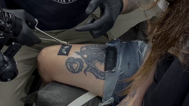 ПРИШИЛ НАШИВКУ К НОГЕ смотреть онлайн