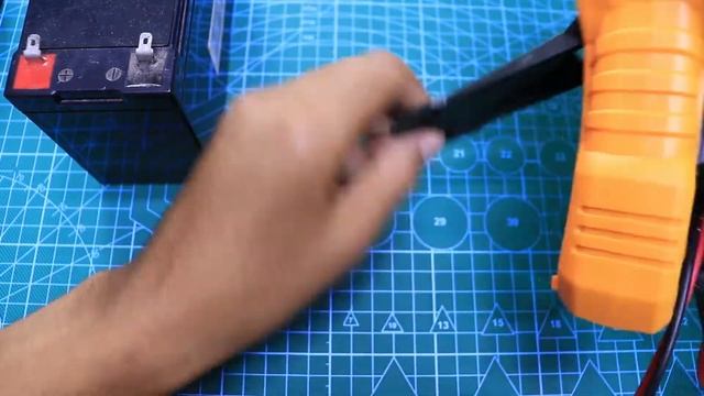 12-60 V testeur de voltmètre numérique panneau cc tension compteur de courant testeur смотреть онлайн