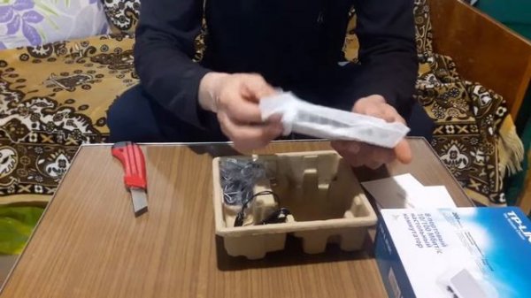 Распаковка коммутатора TP-LINK TL-SF1008D