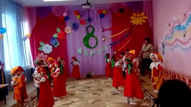 Танец с ложками - средняя группа - 8 Марта 2019г. смотреть онлайн