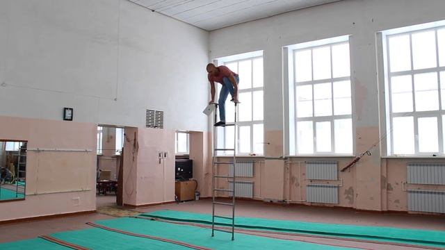 Невероятный баланс. Мастер 80lvl. Apple iPad balance. Ladder act смотреть онлайн