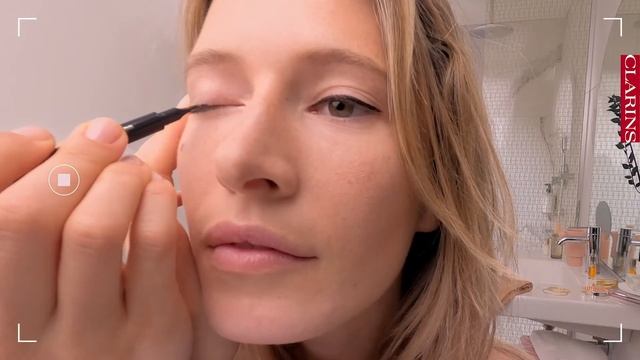 Как наносить подводку для глаз 3-Dot Liner смотреть онлайн