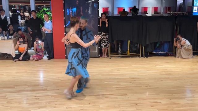 Yanina Muzyka y Emmanuel Casal, June 2023 in HK, 2/4 (World Champions of Stage Tango 2021) смотреть онлайн