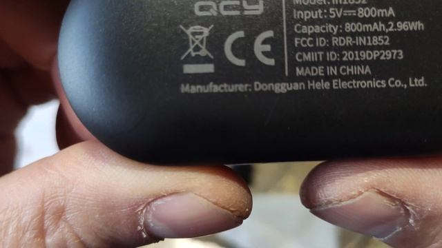 Беспроводные наушники QCY QS2 смотреть онлайн