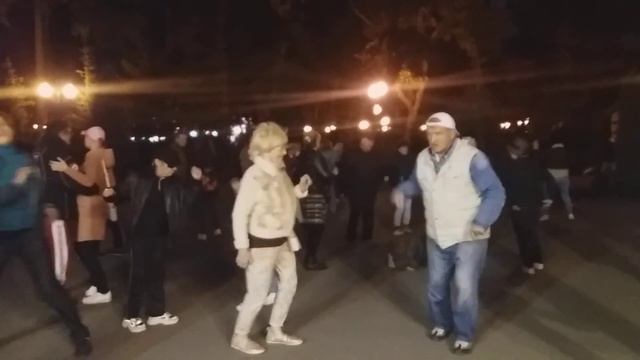 Харьков,танцы в парке;"Когда-нибудь..." смотреть онлайн