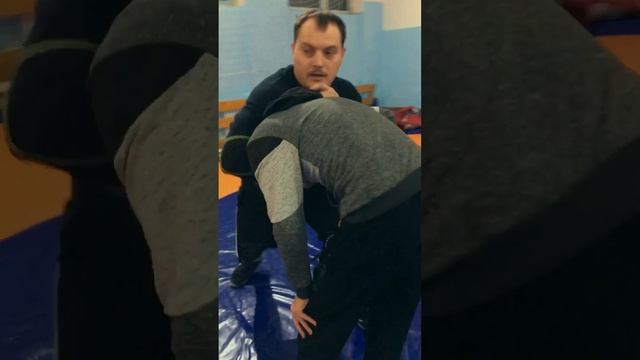 Контратака от «ломка» когда соперник забрал голову и отключил руку смотреть онлайн