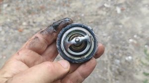 закипает двигатель, стрелка температуры резко поднимается вверх, замена термостата джили СК