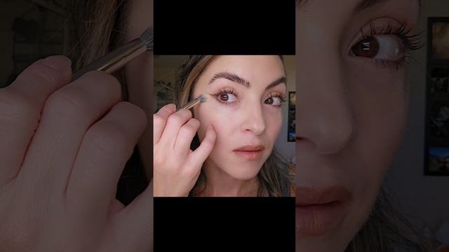 Instant eye lift hack! #makeupartisthacks #instanteyelift #instanteyelifthack #makeuphacks смотреть онлайн