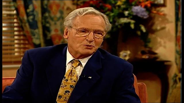 Nicholas Parsons interview | Windmill Theater | Open house with Gloria Hunniford | 1999 смотреть онлайн