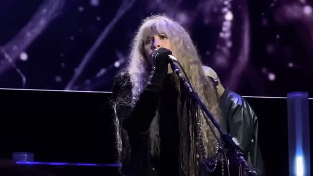 Landslide - Stevie Nicks - Live Emotional Tribute to Christine McVie - 3/10/23 - Los Angeles смотреть онлайн