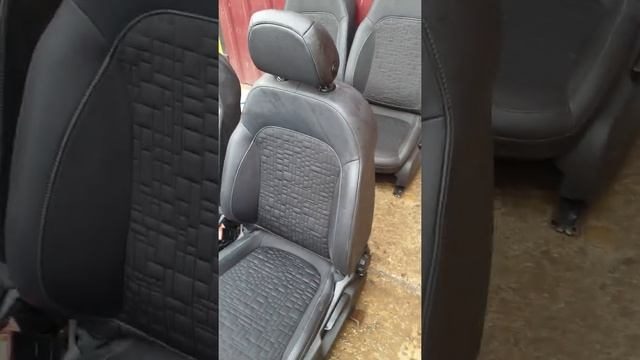 ОПЕЛЬ КОРСА Д КОРСА Е Рекаро кожзам тканина на ваз газ уаз жигулі класика продам