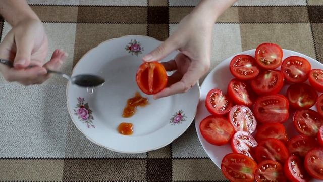 Запеченные помидоры по-провански - Простой рецепт - Про Вкусняшки смотреть онлайн